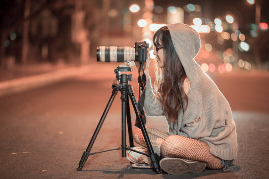Finding Free and High Quality Urban Photographs for Posters